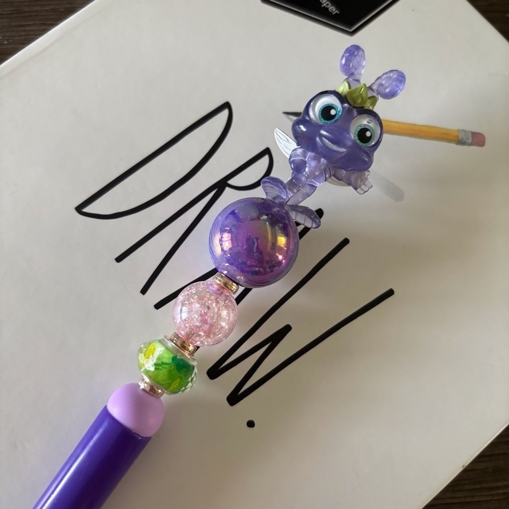 Disney Doorables: A Bug's Life: Princess Atta handmade beaded pen